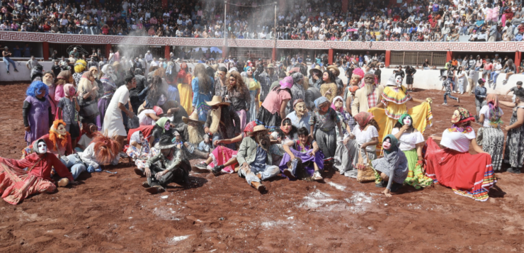 Ajijic Carnival begins with a full house at Lienzo Charro